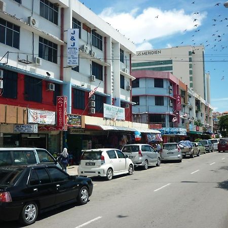 J &J Hotel Kota Kinabalu Bagian luar foto