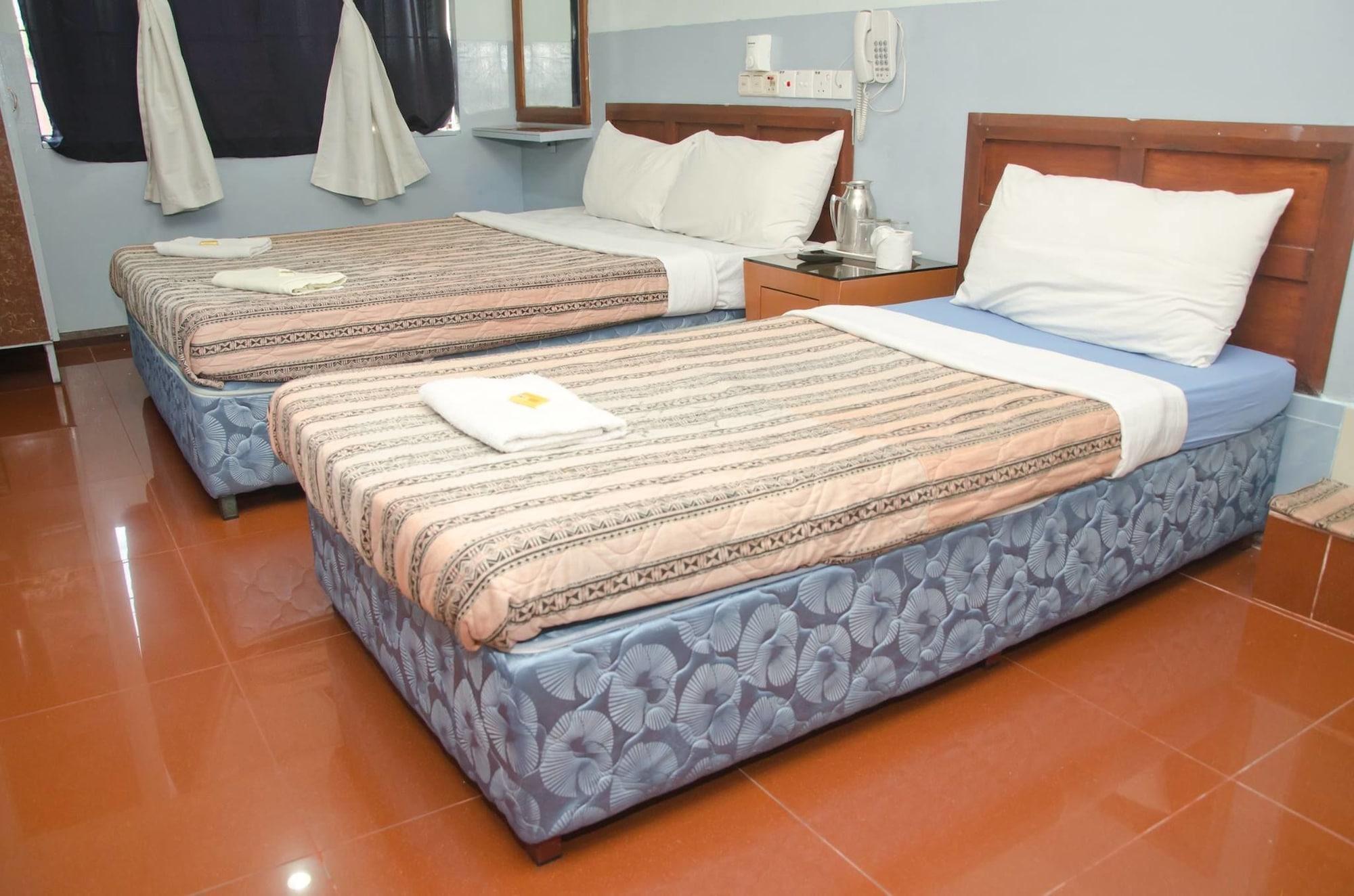 J &J Hotel Kota Kinabalu Bagian luar foto