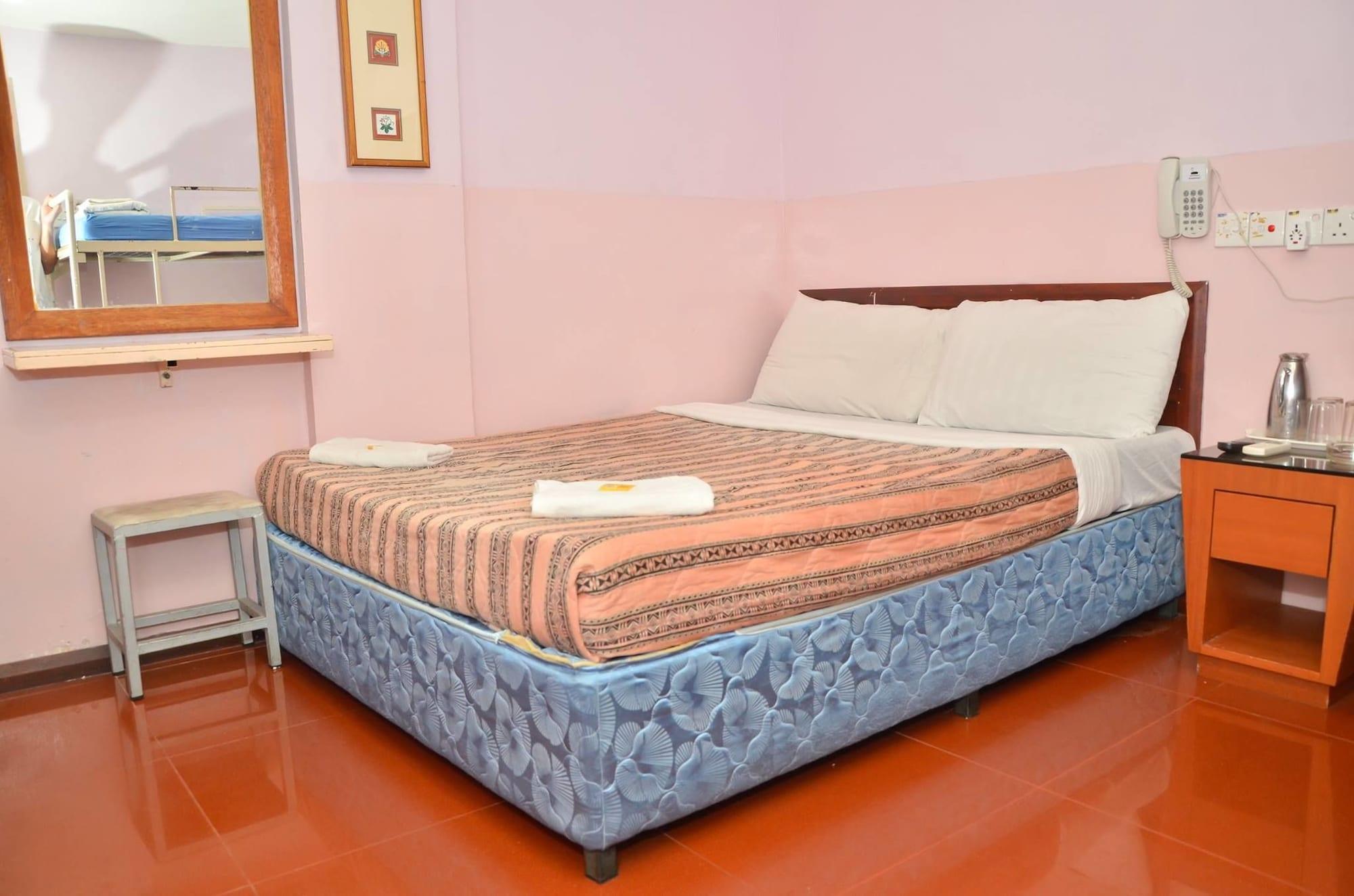 J &J Hotel Kota Kinabalu Bagian luar foto