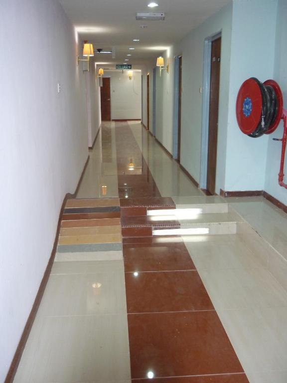 J &J Hotel Kota Kinabalu Bagian luar foto