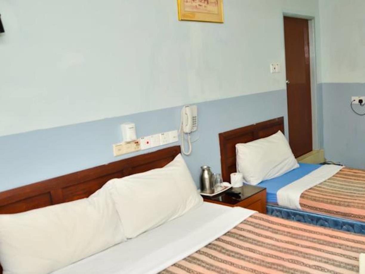 J &J Hotel Kota Kinabalu Bagian luar foto