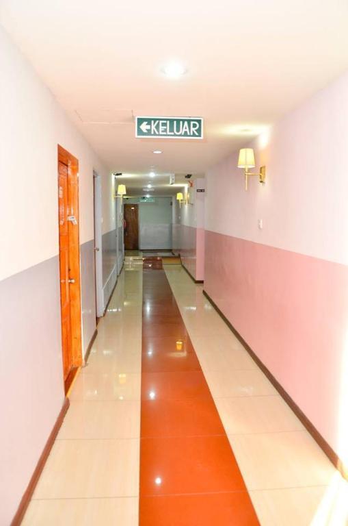 J &J Hotel Kota Kinabalu Bagian luar foto