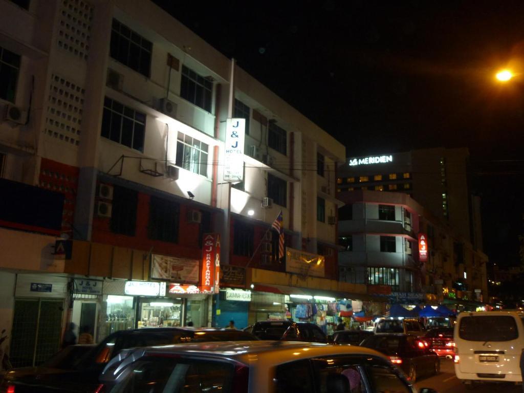J &J Hotel Kota Kinabalu Bagian luar foto