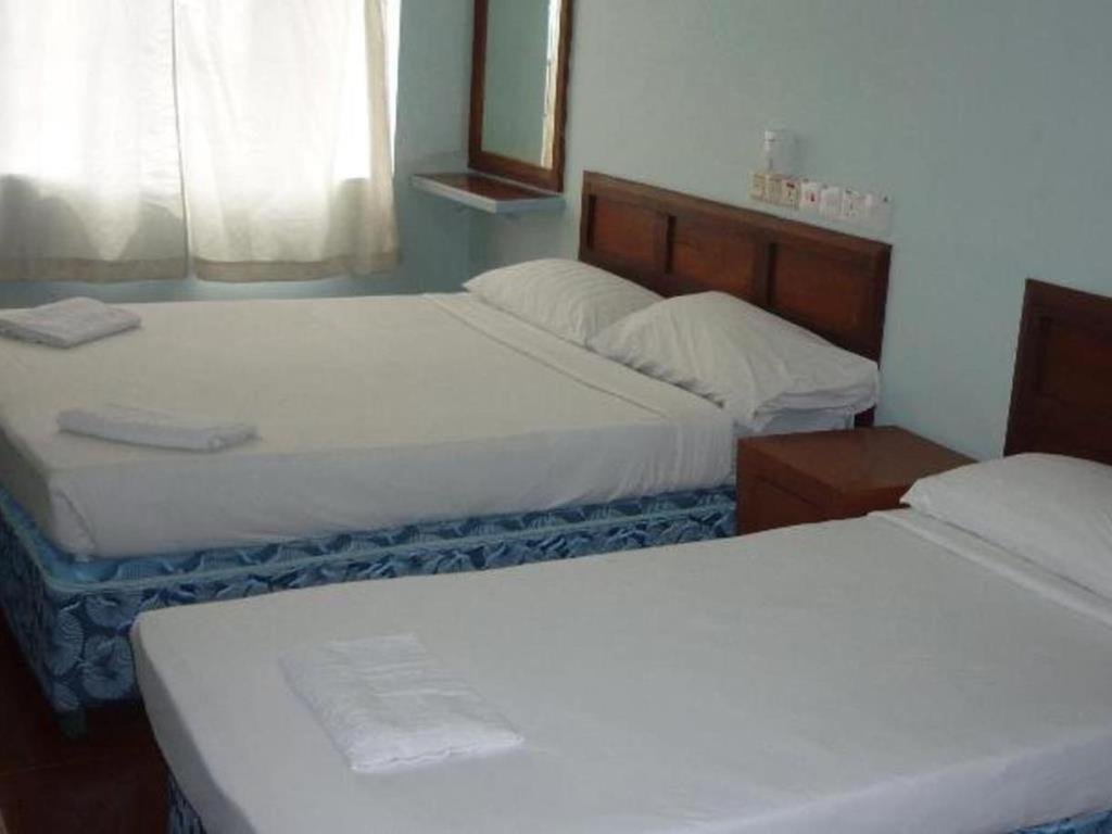 J &J Hotel Kota Kinabalu Bagian luar foto